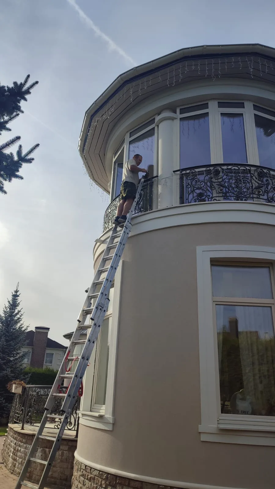 Тёплый балкон с круглыми колоннами 18 м², КП Риверсайд — фото 4