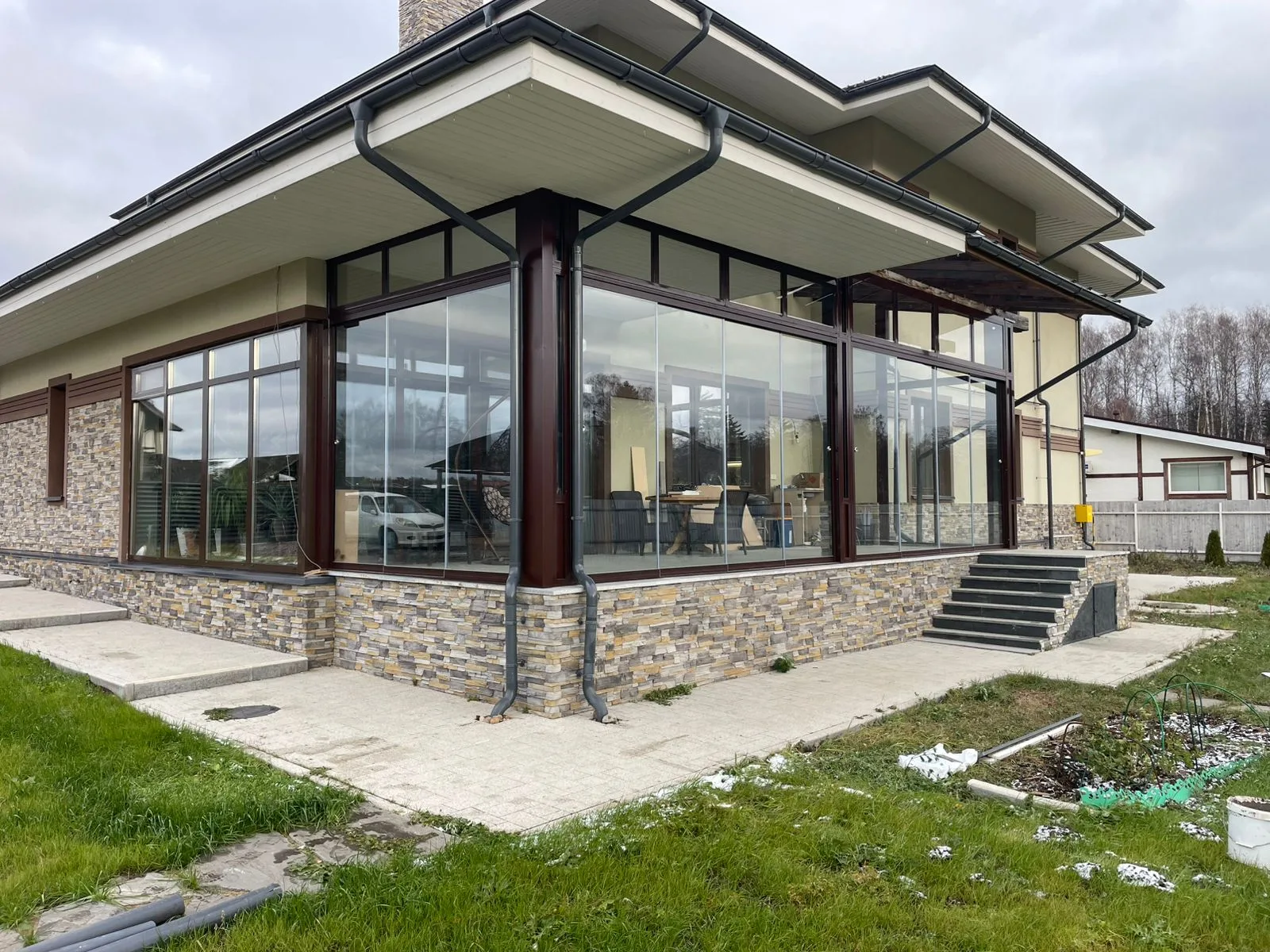Холодное остекление 45 м² (Р400 + безрамка), КП Тихая Заводь